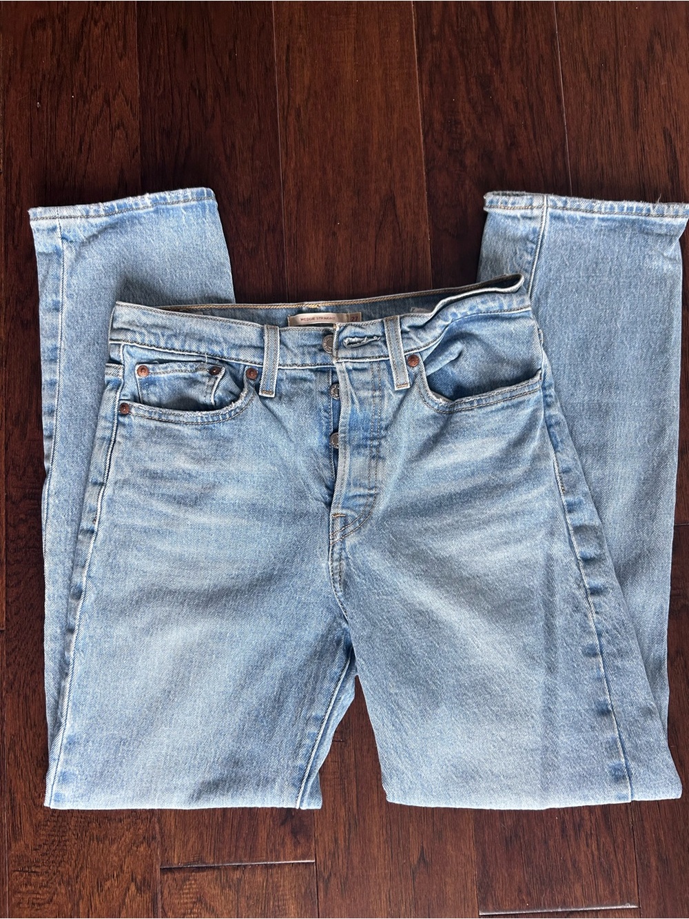 Classic Levi Wedgie Strain Light Wash Straight Jeans Size 27